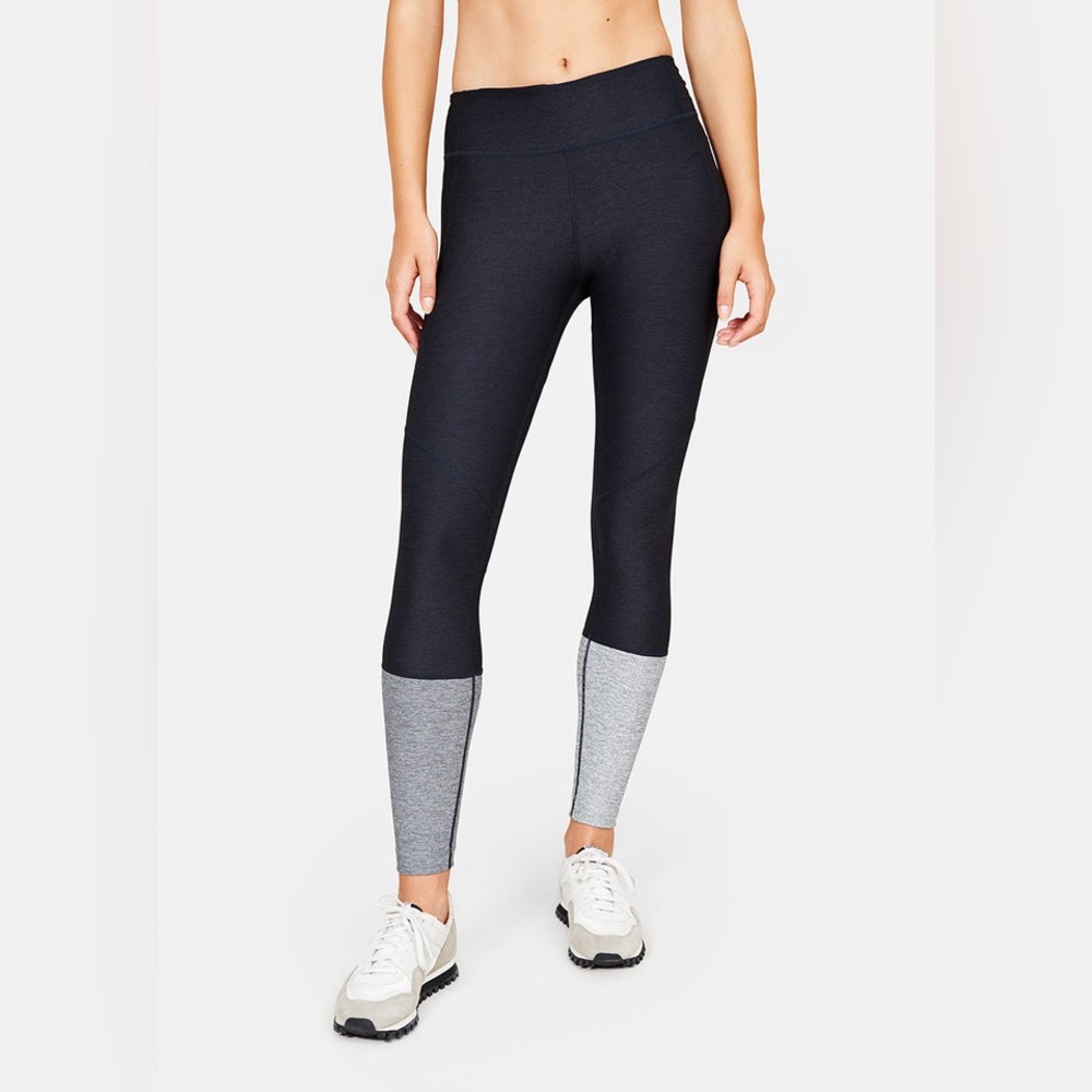Outdoor Voices colorblock dipped legging size small